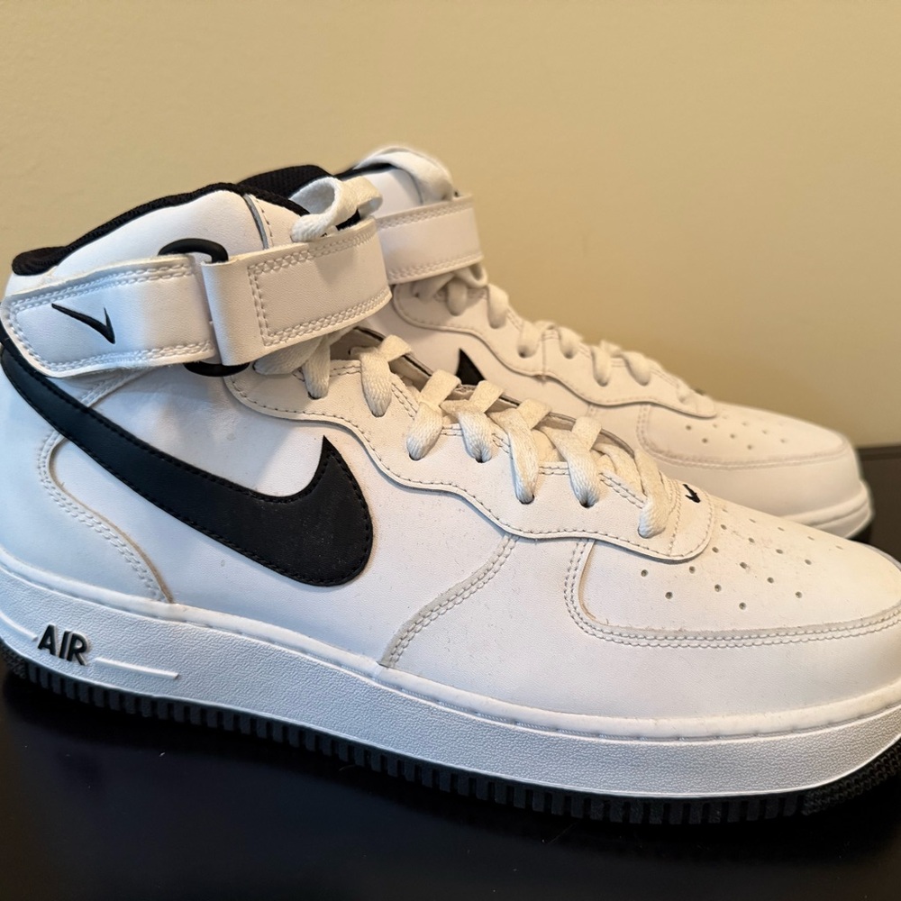 Nike Air Force 1 Mid ‘White Black’